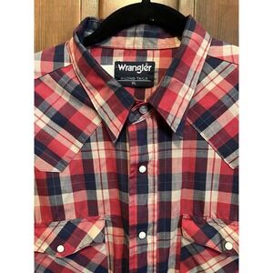 VINTAGE Wrangler Men's XL Red White Blue Plaid Pearl Snap Western Shirt